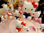 Japonia a trimis in spatiu o papusa Hello Kitty. Este incercarea guvernului de a promova imaginea industriei high-tech si a stimula cresterea economica a tarii