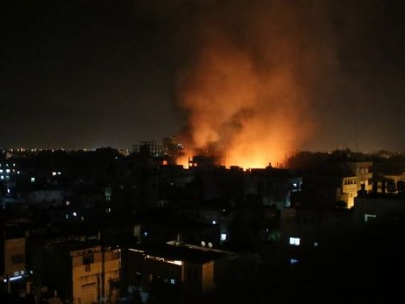 Avioane militare israeliene au distrus doua cladiri de 12 si 7 etaje, in Gaza - Ynetnews