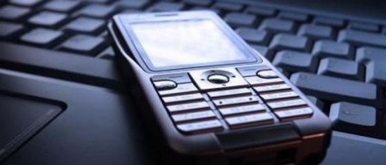 Facebook si Google fac concurenta operatorilor telecom. Companiile de telecomunicatii cer UE reguli mai stricte pentru gigantii internetului
