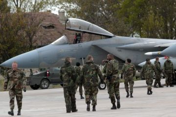 Aeronave de lupta NATO si 200 de militari, piloti si mecanici vor stationa pe teritoriul Romaniei. Basescu: Tara noastra, posibil stat coordonator in proiectul de sprijin pentru Ucraina