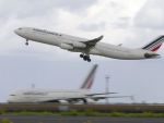 Jumatate dintre aeronavele Air France sunt blocate la sol din cauza grevei pilotilor. Recomandari pentru pasageri