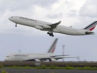 
	Jumatate dintre aeronavele Air France sunt blocate la sol din cauza grevei pilotilor. Recomandari pentru pasageri
