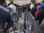 Record pentru Apple. Peste 10 mil. de noi smartphone-uri, vandute in week-end. Cozi interminabile la debutul comercial al iPhone 6