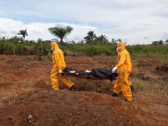 Banca Mondiala: Epidemia de Ebola, cea mai grava de la identificarea virusului in 1976, ar putea costa Africa 32 mld. dolari. Europa si America, in alerta
