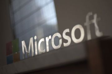 Penalitati de 0,1% pentru fiecare zi de intarziere, de la 1 ianuarie, la plata licentelor Microsoft. Romania risca sa plateasca 14.000 euro/ zi, pentru ca functionarii s-au speriat de procurori