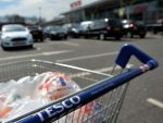 Gigantul Tesco inchide 13 magazine din Ungaria si concediaza peste 500 de angajati. 2014, cea mai dificila perioada din istoria sa de 96 ani