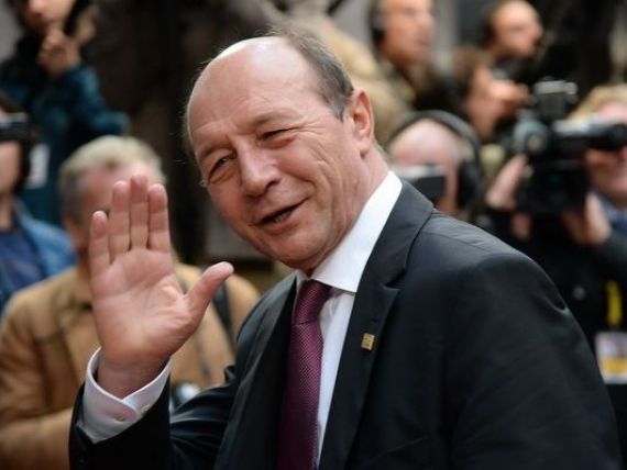 Basescu: M-as bucura daca ar iesi si EADS. Acest dosar face si el o radiografie a clasei politice