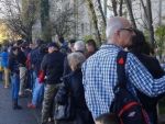 Alegeri prezidentiale 2014. Romanii au stat la cozi foarte mari in strainatate: Se voteaza ca in Evul Mediu!