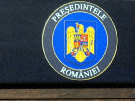 Cea mai ravnita functie din Romania. Motivul pentru care presedintele a fost comparat cu un notar