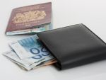 Salariile angajatilor din Romania au crescut cu 170% in 6 ani; manager roman in Japonia: Sunt mandru de originile mele, dar a ramane sa lucrezi in tara nu tine de patriotism ; prostitutia, drogurile, armele si cresterea economica in UE