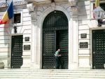 Conducerea BNR la cel mai inalt nivel , convocata la Parlament, pentru explicatii legate de criza francilor. Sa ne spuna daca inlesneste rezolvarea problemei dintre clienti si banci
