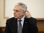 Isarescu, catre banci: Decat sa obtineti niste garantii mici sau nimic, mai bine negociati corect