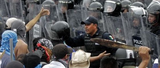 Aeroportul din Acapulco, blocat de protestatari, dupa disparitia a 43 de studenti