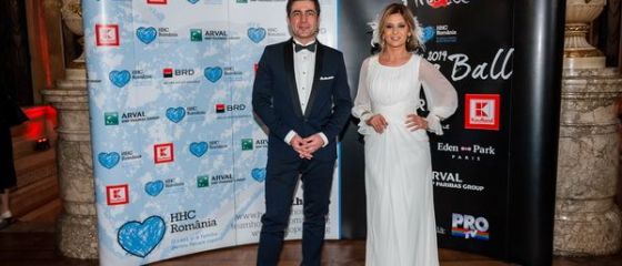 La balul de caritate al Hope and Homes for Children, Hagi a licitat 2.000 de euro pentru un colier in forma de inima pentru fiica sa
