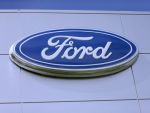 Profitul net al Ford Motor a scazut anul trecut cu 55,6%. Compania vrea sa lanseze 15 noi modele in 2015