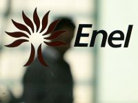 
	Enel a obtinut 3,1 mld. euro din vanzarea unei parti din actiunile companiei spaniole Endesa. CEZ si Mol vor sa cumpere operatiunile italienilor din Slovacia
