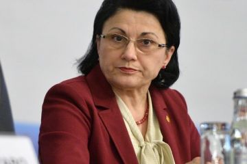 Ecaterina Andronescu si Serban Mihailescu, audiati la DNA, in dosarul Microsoft