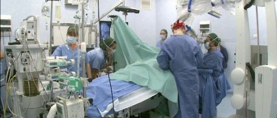 Ei salveaza Romania. Medicii care au refuzat contracte de zeci de mii de euro in strainatate, pentru a face medicina pentru oameni, in tara