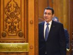 Universitatea Bucuresti cere Ministerului Educatiei sa dispuna masurile necesare pentru retragerea titlului de doctor al lui Ponta