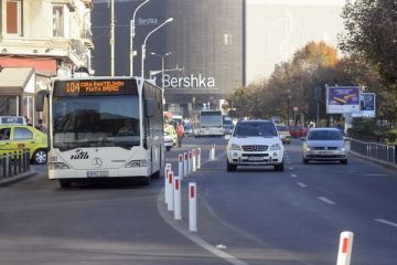 20 de angajati ai RATB, retinuti pentru furt de combustibil din autobuze