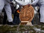 Rusia plafoneaza detinerile in valuta ale marilor exportatori la nivelul lunii octombrie, dupa ce banca centrala a esuat sa stopeze declinul rublei