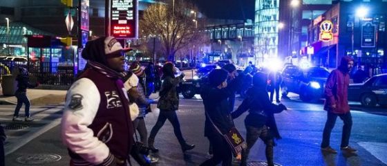 Tanar de culoare, ucis de un politist in apropiere de Ferguson