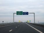 Anul rusinii: Romania va deschide doar 10 km de autostrazi, bulgarii fac 142 km; vin reducerile: retailerii care taie chiar si 80% din pret; leii se ieftinesc: rate mai mici la credite din ianuarie