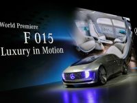 
	Mercedes a prezentat automobilul concept F015, autonom, care se transforma in &quot;salon&quot; de lux. FOTO
