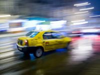 
	Opt firme de taxi din Bucuresti, amendate de Concurenta, cu 500.000 euro, pentru o &quot;intelegere tacita&quot;
