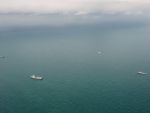 O parte din epava avionului AirAsia, prabusit in Marea Java, scoasa la suprafata