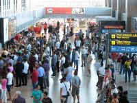 Record de pasageri: 8,32 mil. Traficul pe aeroporturile Capitalei a crescut cu 8,8%. Evolutia depaseste trendul european