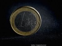
	Leul se apreciaza fata de euro. Cursul anuntat de BNR
