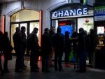 Victime ale aprecierii record a francului continua sa se prabuseasca. Un fond speculativ cu active de 830 milioane dolari se inchide. Alpari UK si-a cerut insolventa, Deutsche Bank a suferit pierderi masive