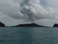 O noua insula pe harta lumii, creata de un vulcan in eruptie