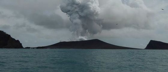 O noua insula pe harta lumii, creata de un vulcan in eruptie