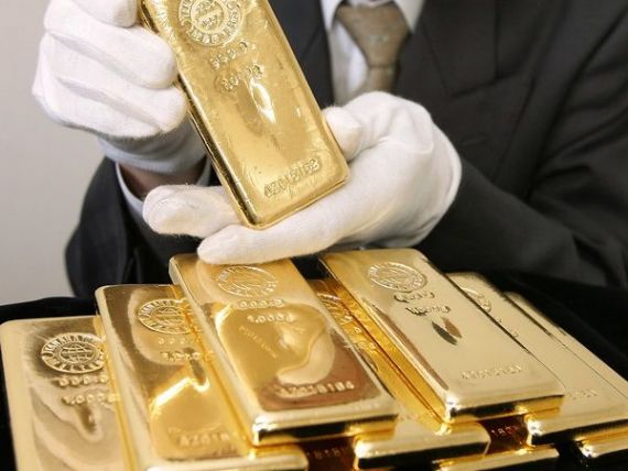 Dolarul si aurul, noile paradisuri pentru investitii. Clientii bogati ai bancilor se reorienteaza, dupa aprecierea record a francului