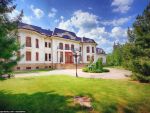 Oligarhii rusi isi scot palatele la vanzare, dupa prabusirea rublei si caderea economiei. Cum arata Beverly Hills de Rusia , unde vilele costa peste 100 mil. dolari. FOTO