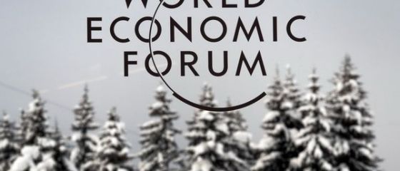 Cei mai puternici oameni ai Planetei se intalnesc la Davos, pentru a pansa ranile lumii. Forumul incepe intr-un moment in care omenirea este in pragul unei caderi nervoase