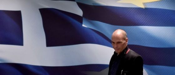 Analist: Grecii, 0 sanse sa supravietuiasca in zona euro in lipsa competitivitatii. Varoufakis: Grecia a trait de la o transa de imprumut la alta. Am ajuns ca niste dependenti de droguri. Vrem sa punem capat