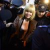 Elena Udrea, retinuta 24 de ore pentru trafic de influenta si spalare de bani. Fostul ministru ar fi primit o mita din care si-ar fi serbat ziua de nastere si ar fi plecat in excursii