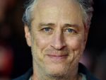Vedeta TV Jon Stewart se retrage de la carma emisiunii The Daily Show difuzata de postul Comedy Central, dupa 16 ani