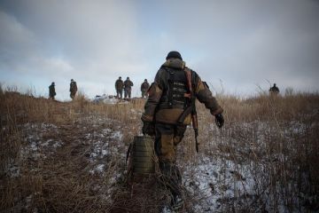 Acordul de pace de la Minsk a intrat in vigoare. Republicile separatiste Donetk si Lugansk au anuntat incetarea focului. Kievul ramane rezervat