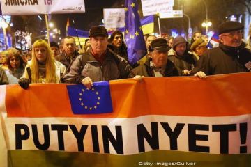 Putin, nu! Europa, da! sau Putin, pleaca! Si ia-l pe prietenul tau Orban cu tine! Proteste la Budapesta fata de vizita de azi a presedintelui Rusiei