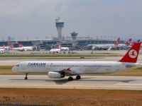 Un avion al companiei Turkish Airlines a aterziat de urgenta la Istanbul, cu un motor in flacari