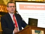 Economistul sef la BNR: Daca s-ar obtine crestere economica numai prin relaxare fiscala, Zimbabwe ar trebui sa aiba cel mai mare avans . Cat de pregatita este Romania sa adere la euro