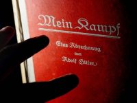 Manifestul autobiografic al lui Hitler Mein Kampf va fi retiparit pentru prima data dupa razboi, in Germania