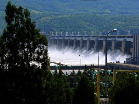 Chinezii, interesati sa construiasca hidrocentrala de la Tarnita, proiect de 1 mld. euro, care dateaza din perioada comunista