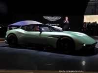 
	James Bond isi poate alege viitoarea masina de la Geneva, de la primul mare salon european al anului. Englezii i-au pregatit o bijuterie de 800 de cai putere. VIDEO
