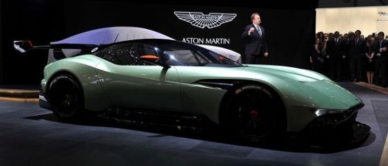 James Bond isi poate alege viitoarea masina de la Geneva, de la primul mare salon european al anului. Englezii i-au pregatit o bijuterie de 800 de cai putere. VIDEO