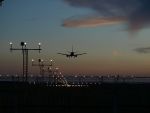 Romanii prefera sa circule cu avionul intre orasele tarii. Cererea pentru zborurile interne a crescut cu 200%. Preturile pornesc de la 17 euro